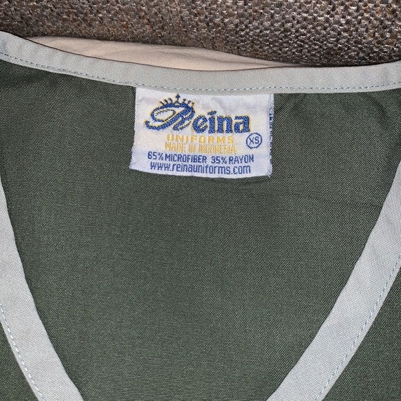 Gently Loved Scrubs by Reina Uniforms - Picture 3 of 6